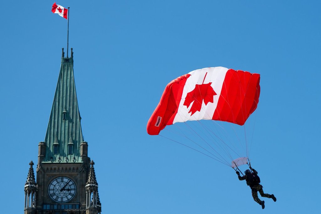 La croissance démographique continue de ralentir au Canada