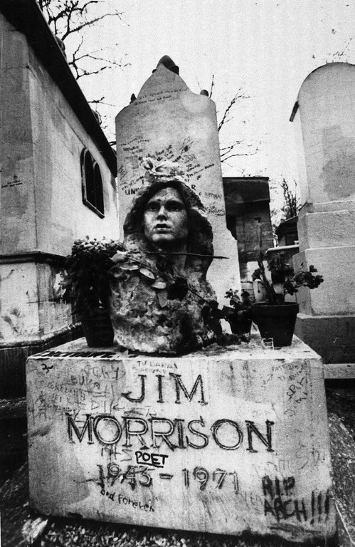 Le buste de Jim Morrison est finalement retrouvé, 37 ans après avoir été volé à Paris