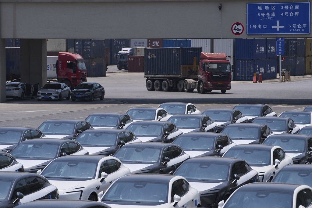 Les exportations chinoises augmentent, mais les envois vers les É.-U chutent de 10%