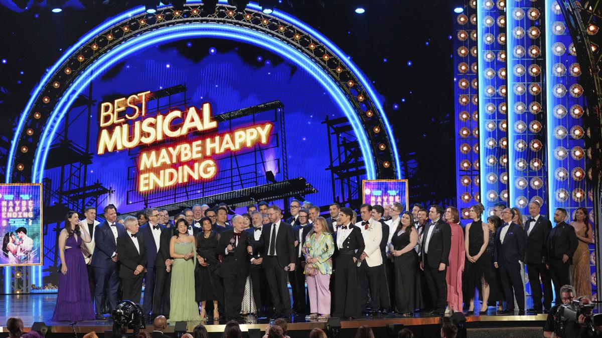 Les Tony Awards récompensent la comédie romantique «Maybe Happy Ending»
