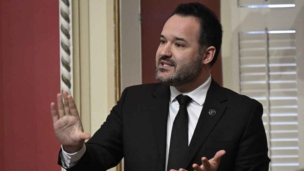 Lacombe veut que le contenu francophone soit plus facile d'accès sur les plateformes